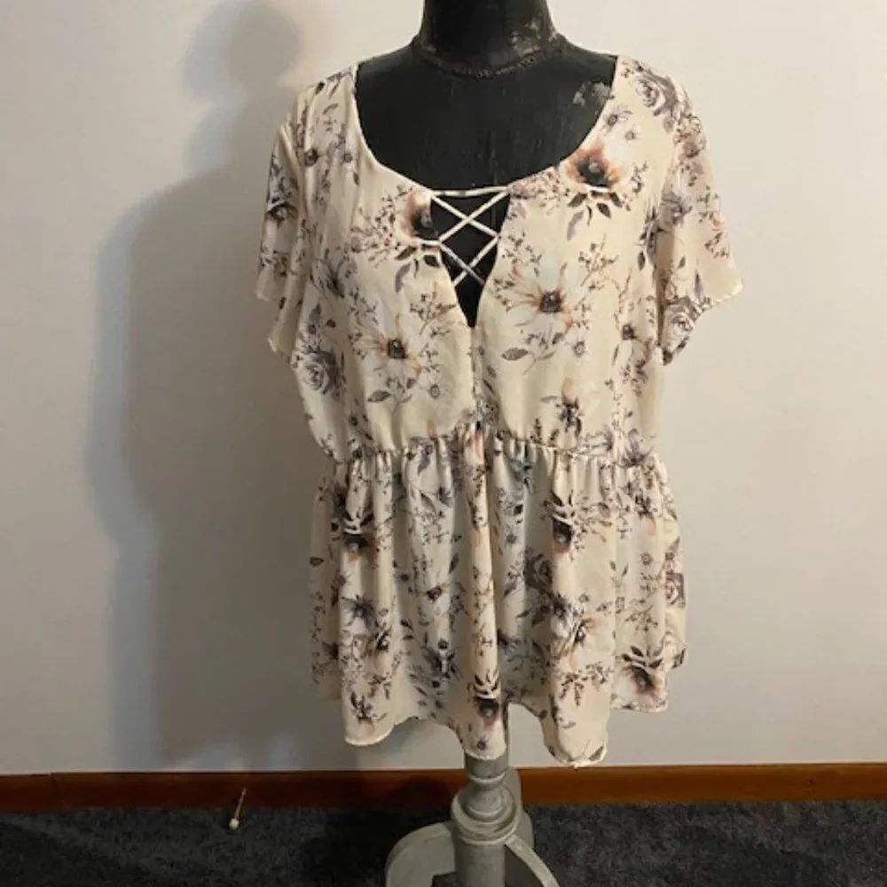 Torrid Floral print blouse, size 2X